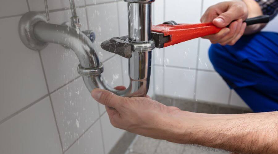 Expert burst pipe repair services in Bonne Terre, MO